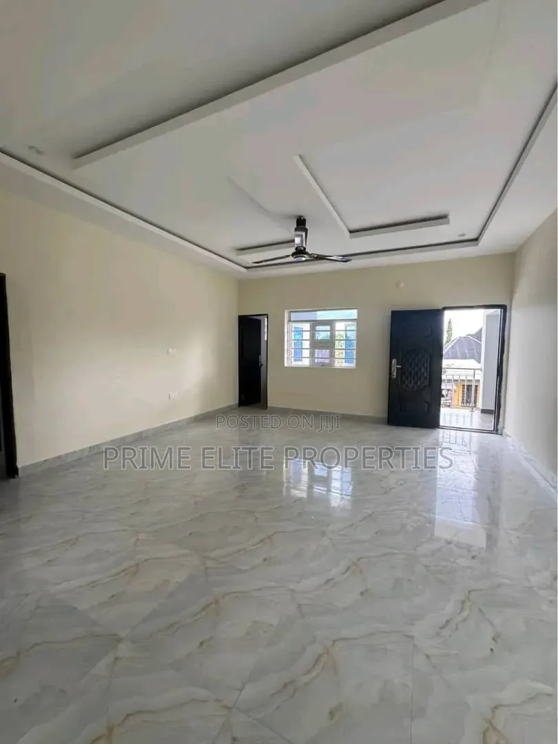 2bdrm Block of Flats in Idoro Road, Uyo, for rent in Uyo
