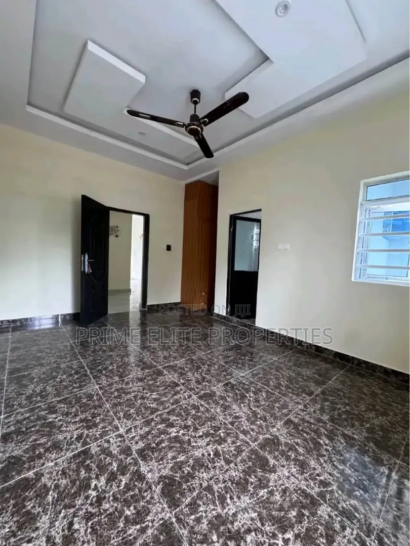 2bdrm Block of Flats in Idoro Road, Uyo, for rent in Uyo