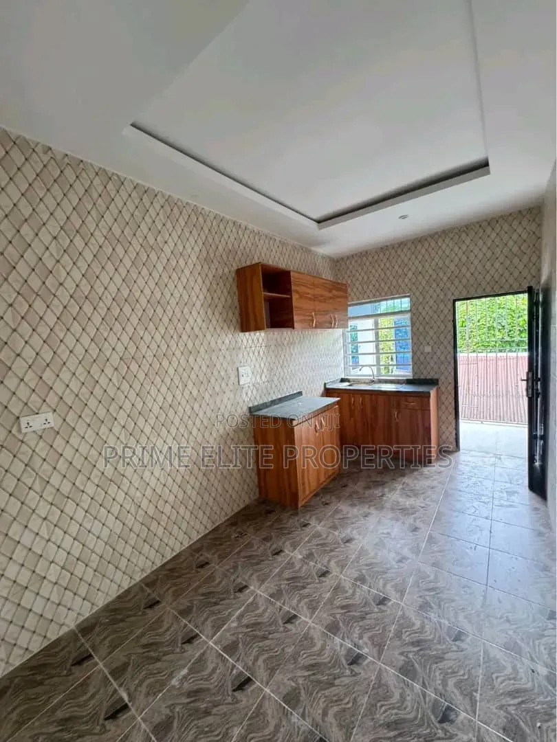 2bdrm Block of Flats in Idoro Road, Uyo, for rent in Uyo