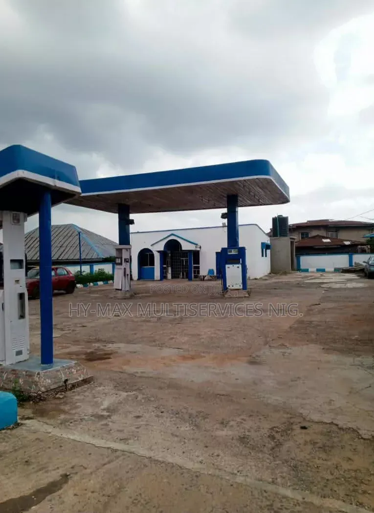 Affordable Strategic Filling Station for Sale in Ibadan in Ibadan North West
