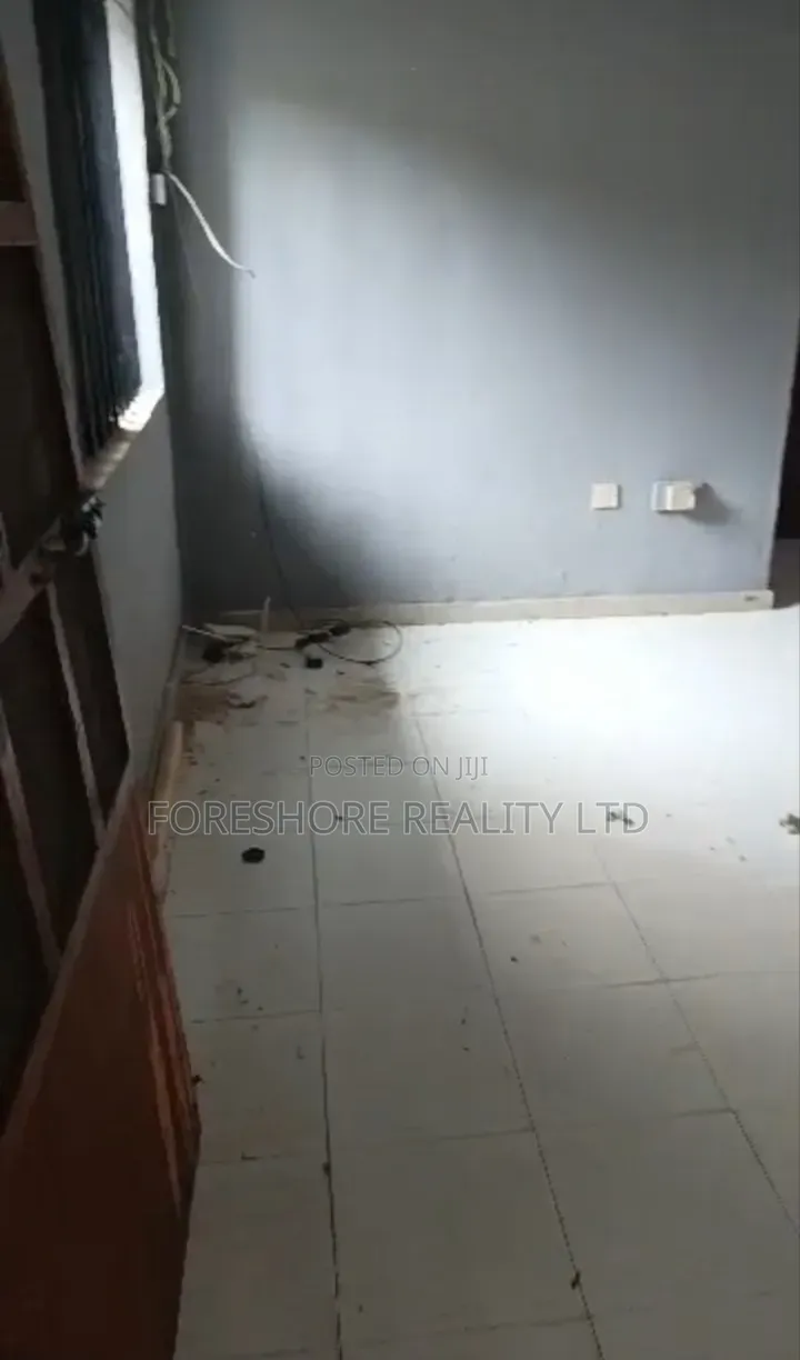 3bdrm Apartment in Ilupeju for rent in Ikorodu Road / Ilupeju