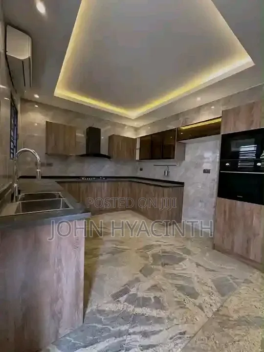 4bdrm Duplex in Utako for sale in Utako