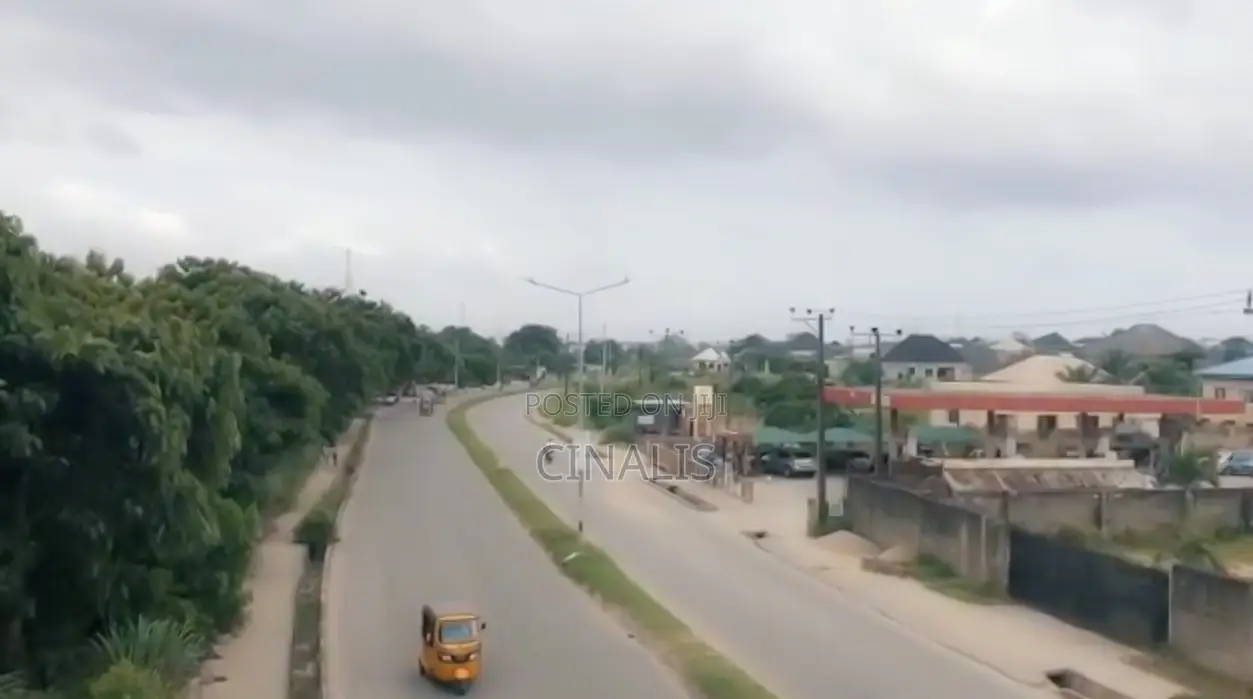 2.5 Hectares Land for Sale in Lagoon View Estate, Ikorodu in Ibeshe / Ikorodu