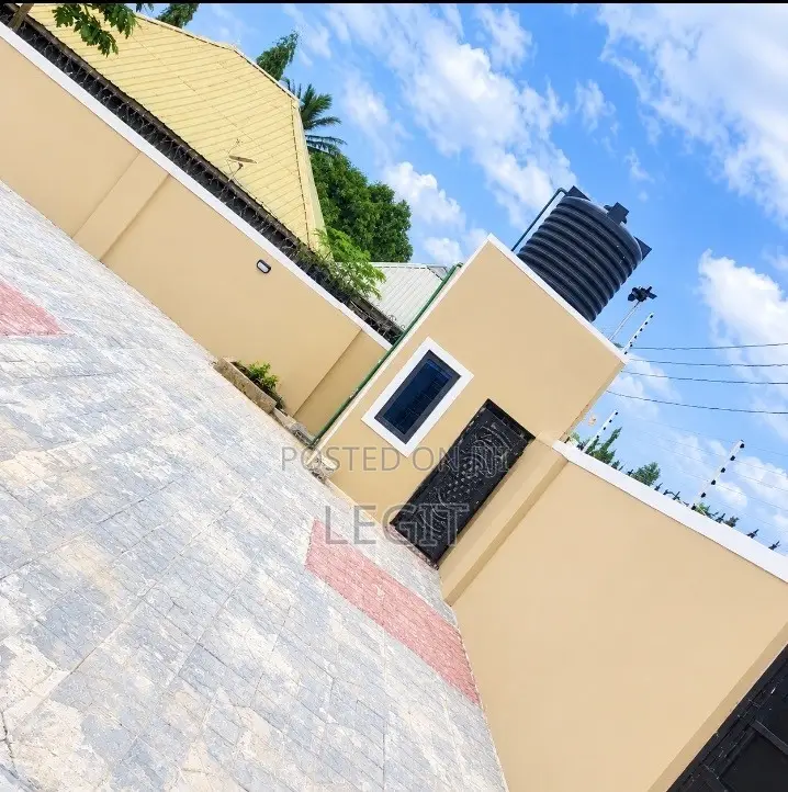 3bdrm Bungalow in Minna for sale in Minna