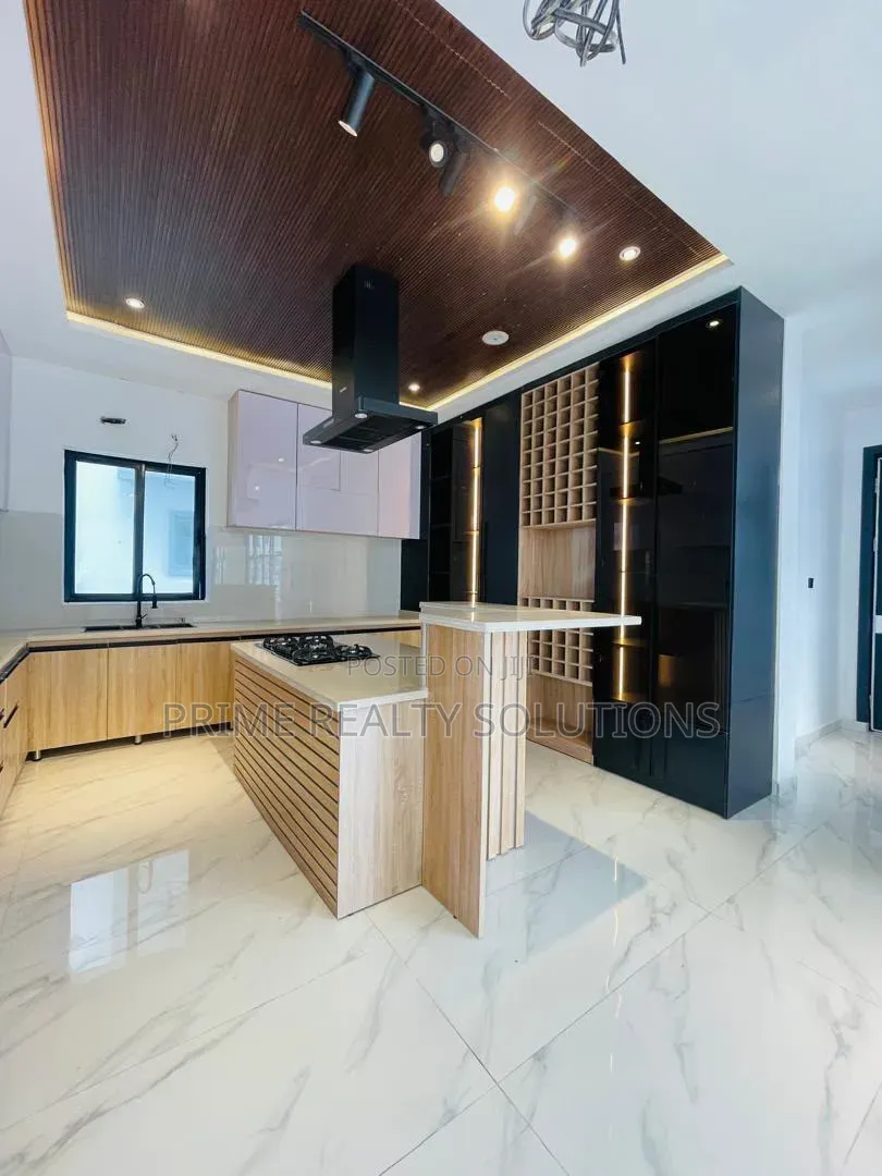 5bdrm Duplex in Lekki Expressway for sale in Lekki Expressway