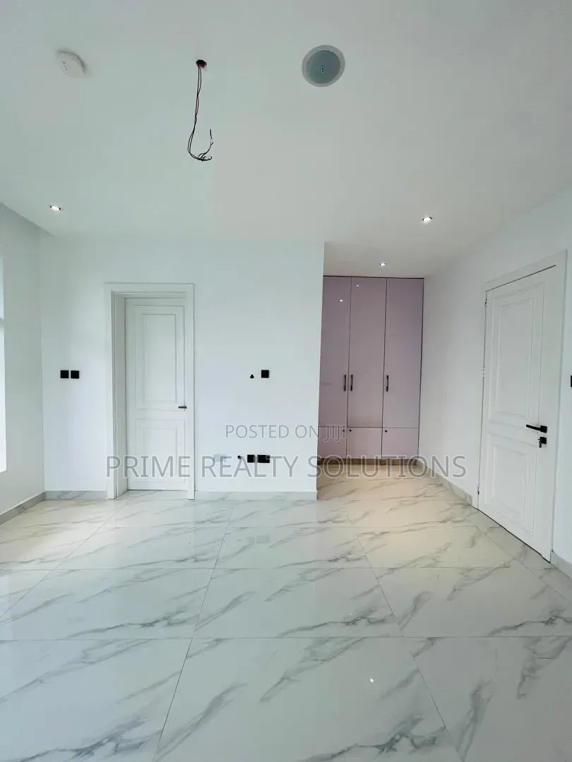5bdrm Duplex in Lekki Expressway for sale in Lekki Expressway