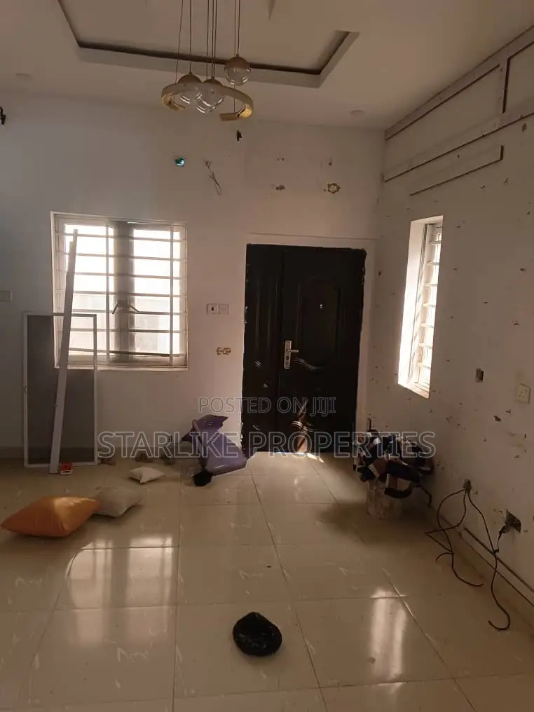 4bdrm Duplex in Ikota for rent in Ikota