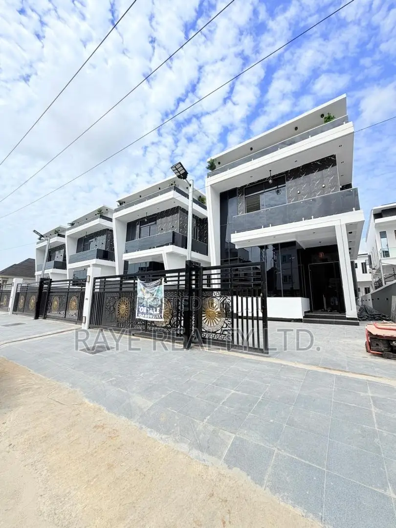 5bdrm Duplex in Sangotedo for sale in Sangotedo
