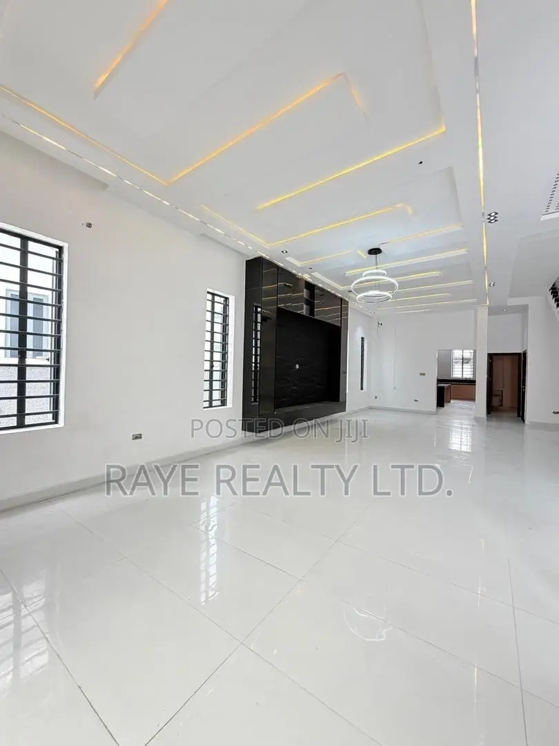 5bdrm Duplex in Sangotedo for sale in Sangotedo