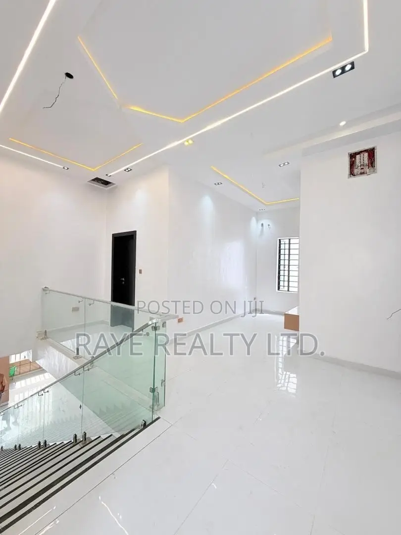 5bdrm Duplex in Sangotedo for sale in Sangotedo