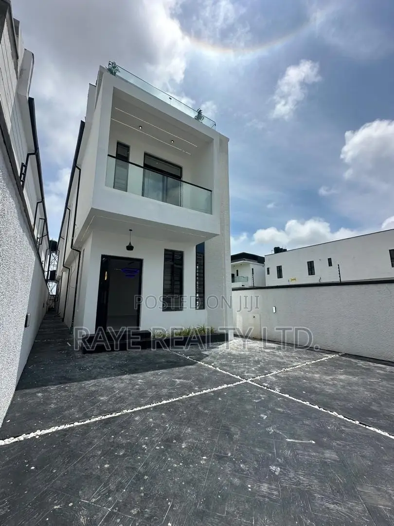 5bdrm Duplex in Sangotedo for sale in Sangotedo