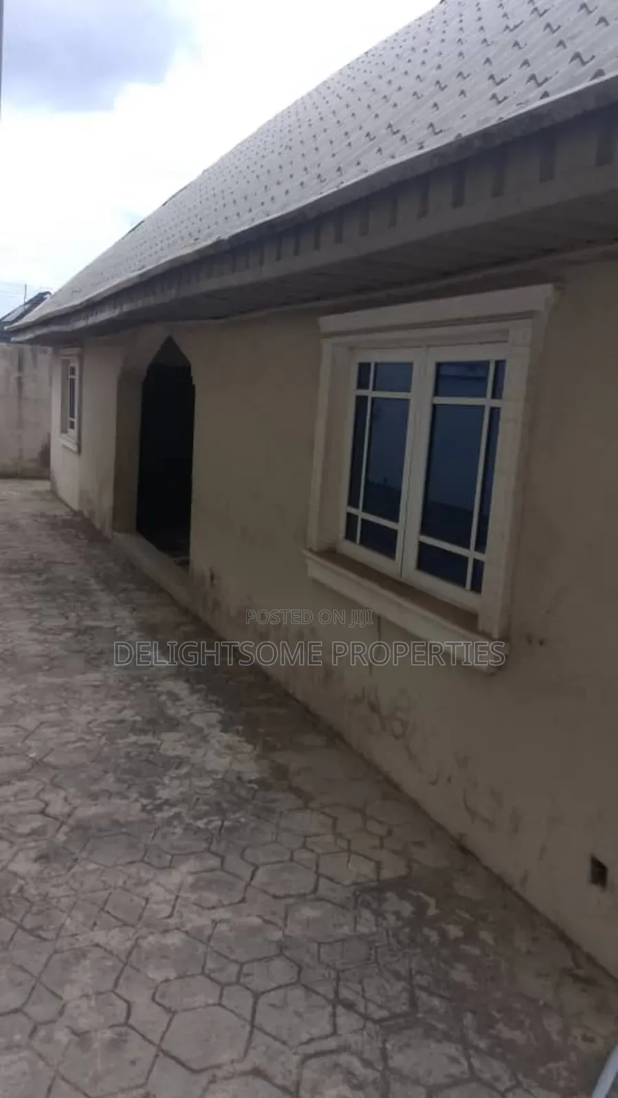 5bdrm Duplex in Adedokun, Ologuneru for sale in Ologuneru