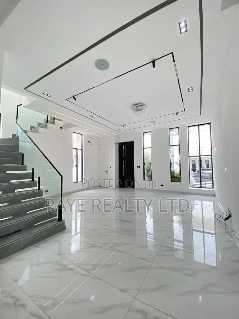 4bdrm Duplex in Chevron for sale in Chevron