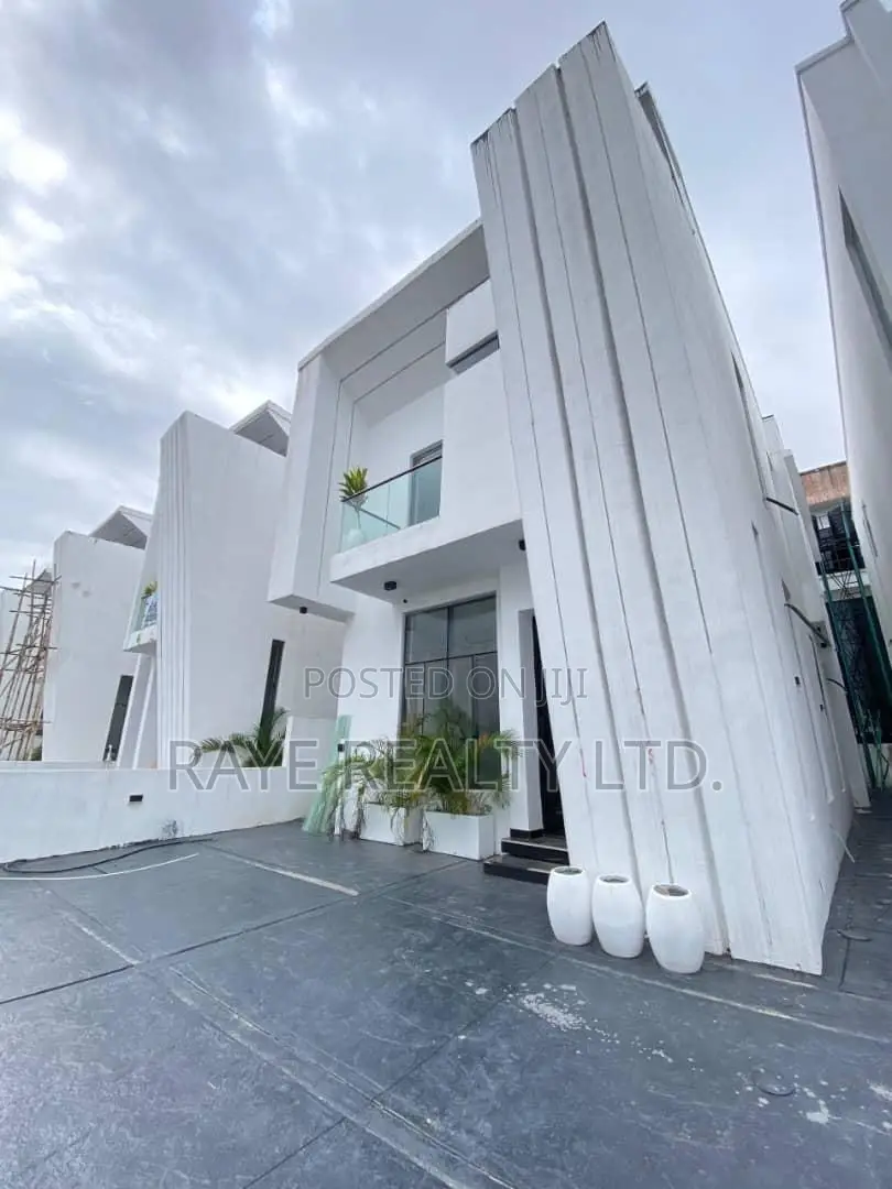 4bdrm Duplex in Chevron for sale in Chevron
