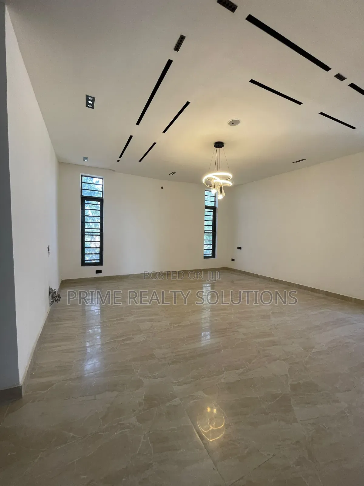 5bdrm Duplex in Ikota for sale in Ikota