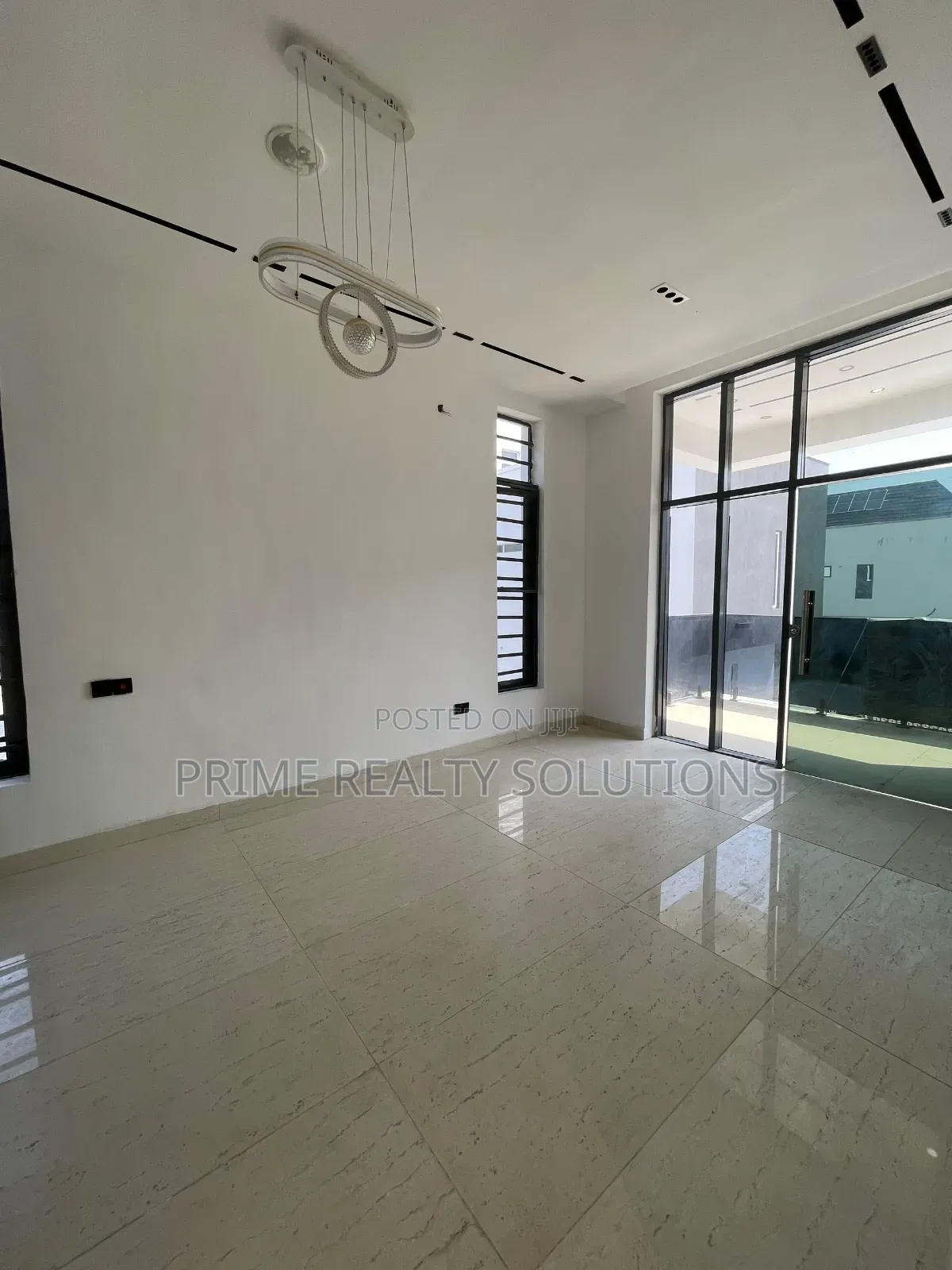5bdrm Duplex in Ikota for sale in Ikota