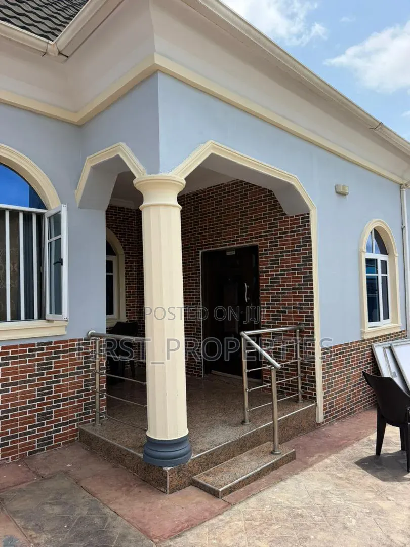 6bdrm Block of Flats in Jankata Off Akala, Oluyole for sale in Oluyole