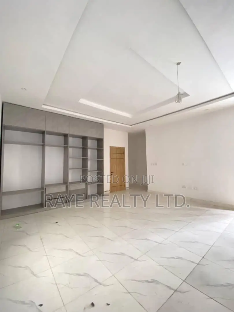 4bdrm Duplex in Chevron for sale in Chevron