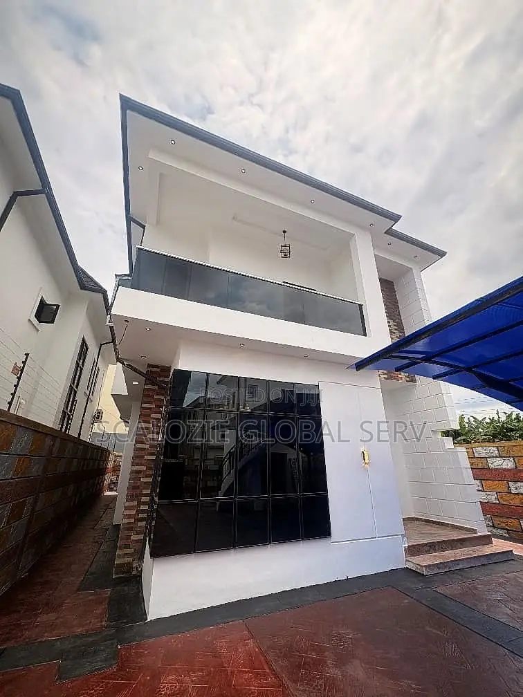 4bdrm Duplex in Sars Road Port for sale in Port-Harcourt