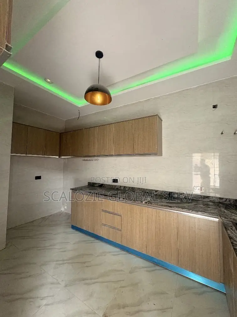 4bdrm Duplex in Sars Road Port for sale in Port-Harcourt
