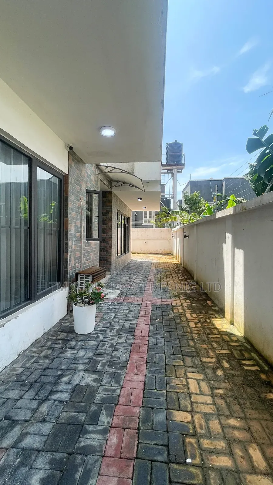 Furnished 4bdrm Duplex in Ikota for rent in Ikota