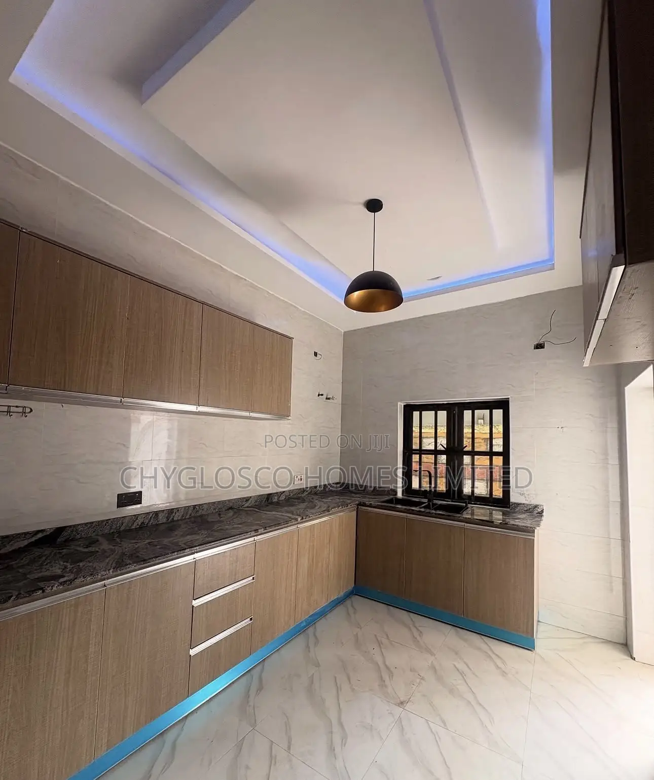 4bdrm Duplex in Sars Road, New Layout for sale in New Layout