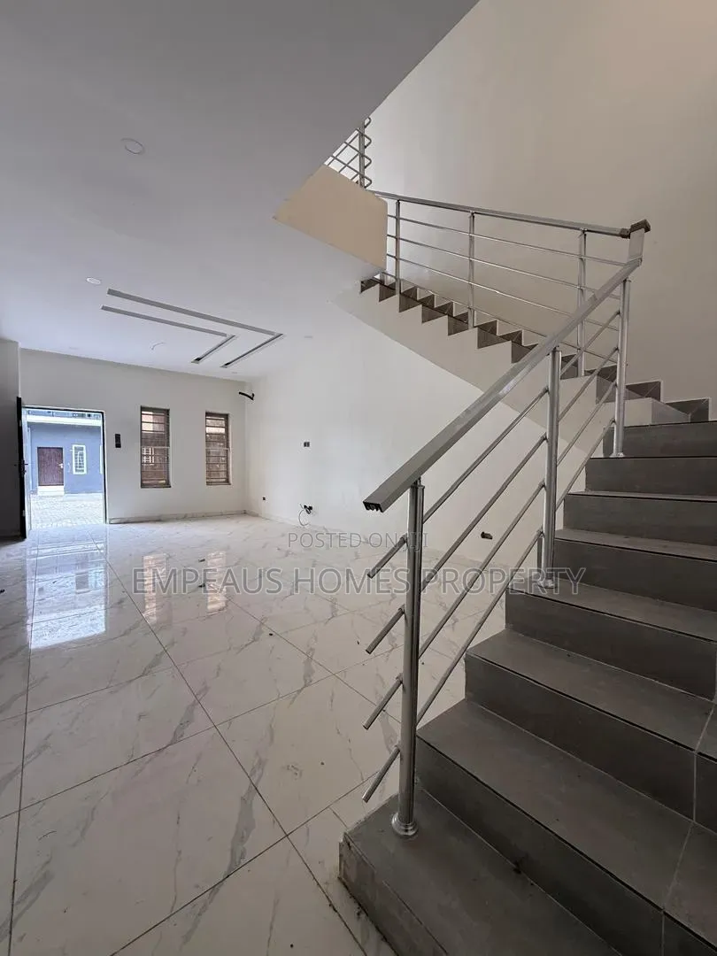 3bdrm Duplex in Abraham Adesanya Estate for rent in Abraham Adesanya Estate