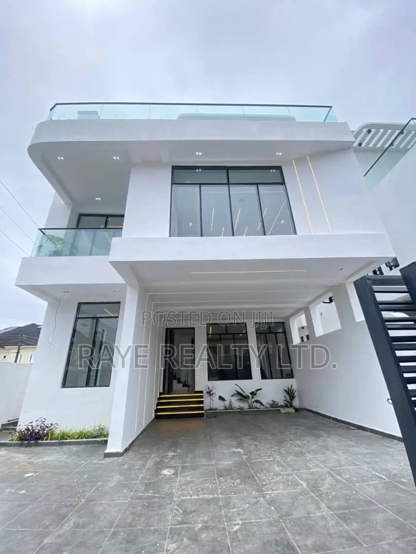 5bdrm Duplex in Chevron for sale in Chevron
