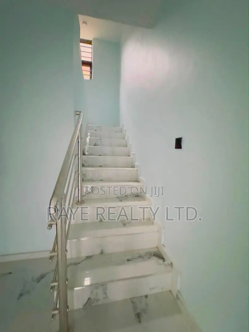 5bdrm Duplex in Magodo for sale in Magodo