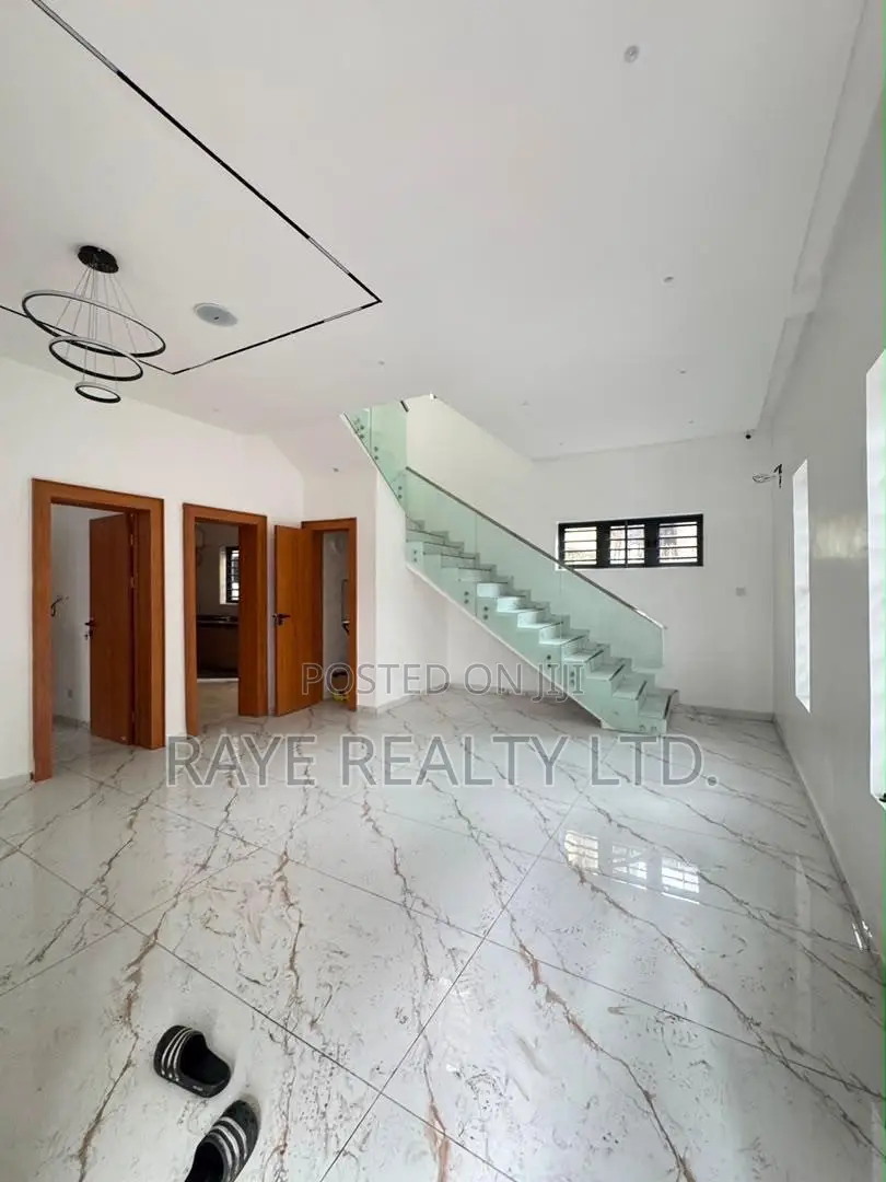 4bdrm Duplex in Surulere for sale in Surulere