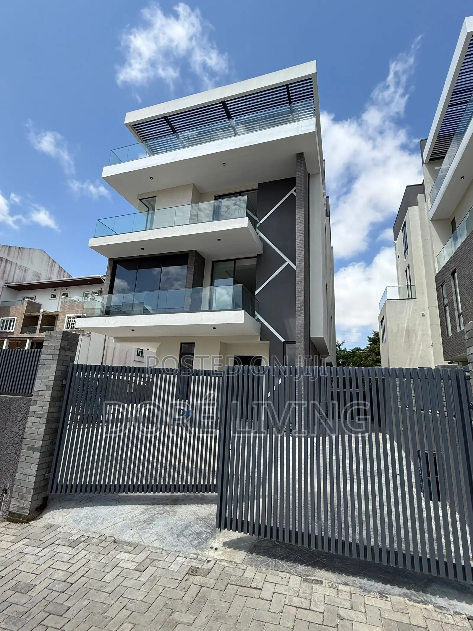 5bdrm Mansion in Banana Island for sale in Banana Island