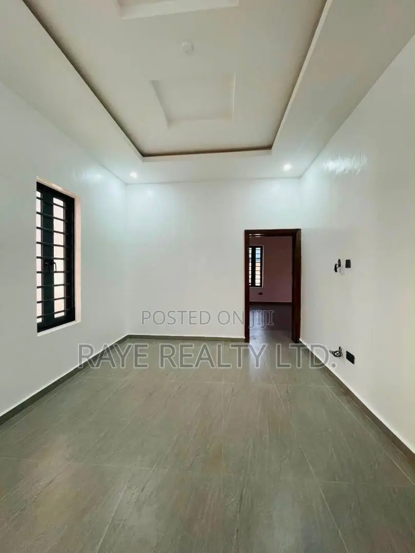 6bdrm Duplex in Magodo for sale in Magodo