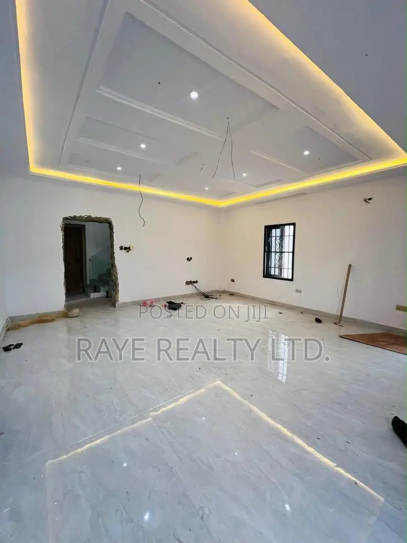 4bdrm Duplex in Adeniyi Jones for sale in Adeniyi Jones