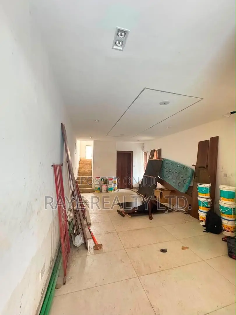 4bdrm Duplex in Adeniyi Jones for sale in Adeniyi Jones