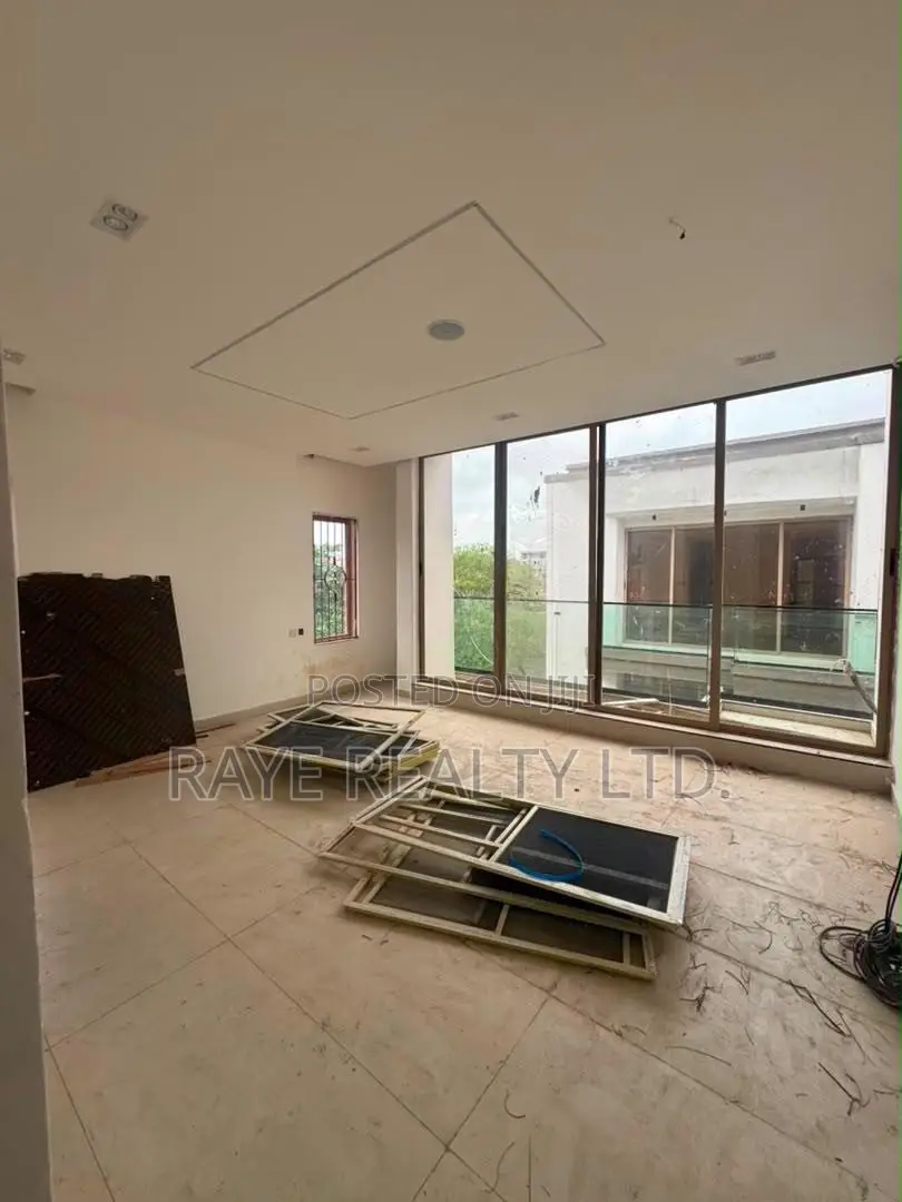 4bdrm Duplex in Adeniyi Jones for sale in Adeniyi Jones