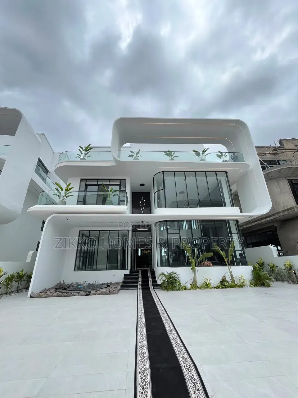 5bdrm Duplex in Osapa London, Lekki Phase 1 for sale in Lekki Phase 1