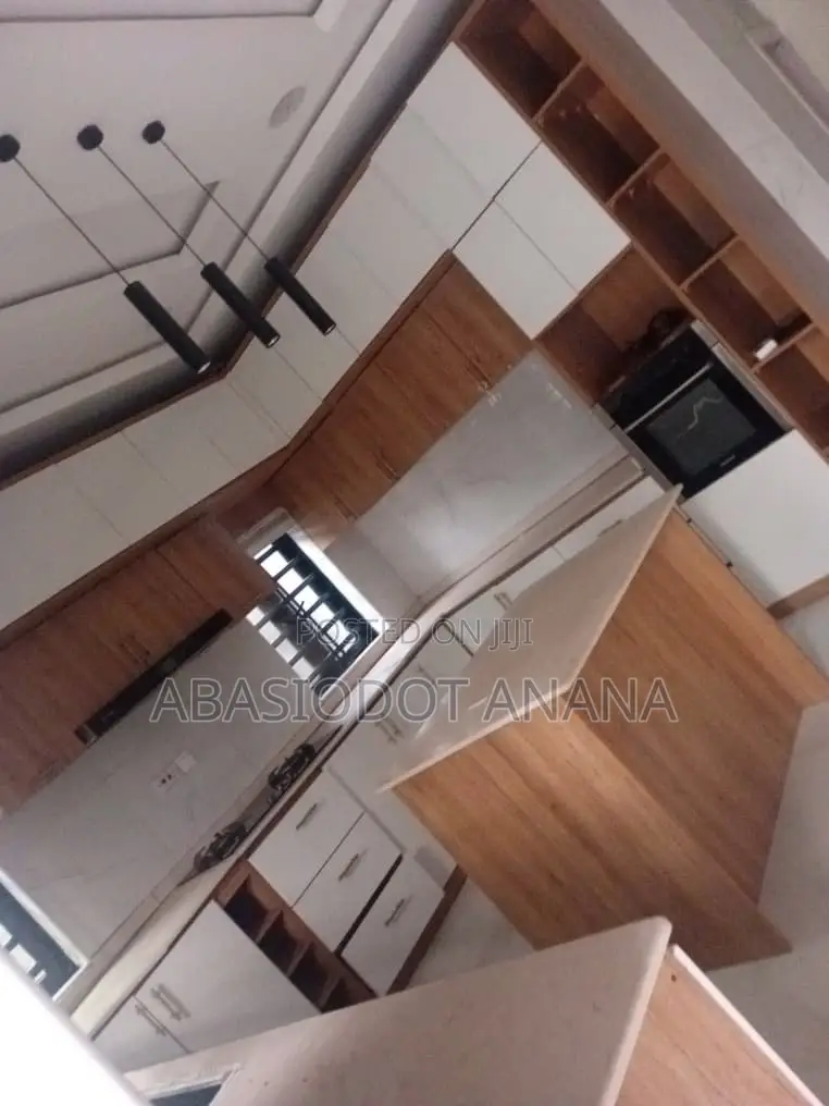 4bdrm Duplex in Ewethousing Estate, Uyo for rent in Uyo