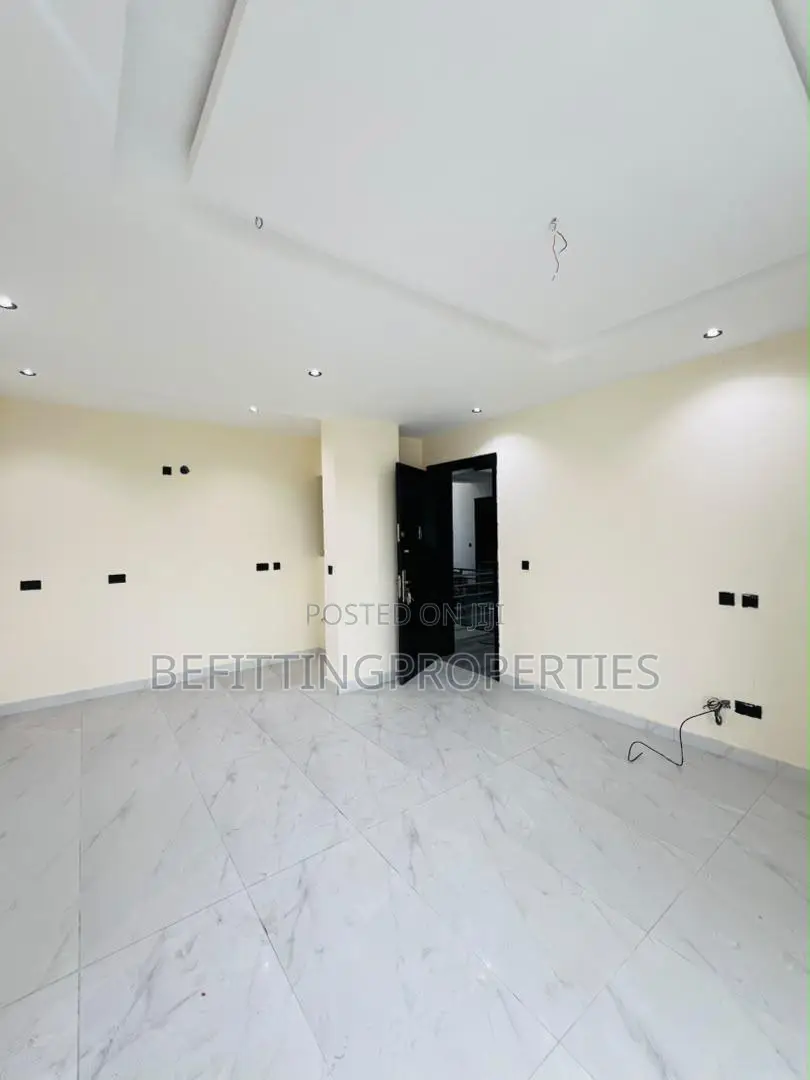 2bdrm Apartment in Lekki for sale in Lekki