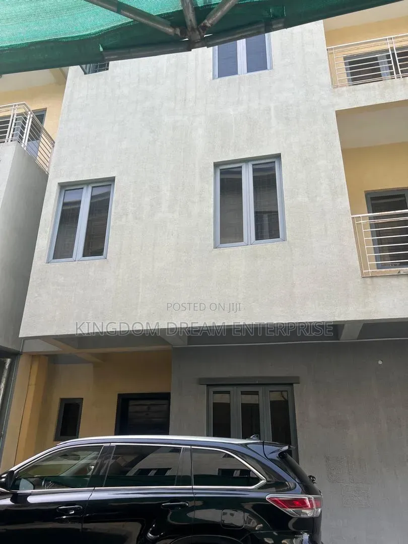 4bdrm Apartment in Kunsela Road Ikate for rent in Ikate