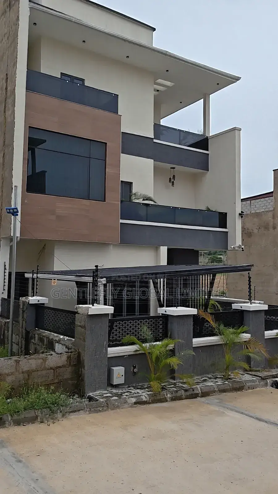 4bdrm Duplex in 5Th Avenue Estate for sale in Idu
