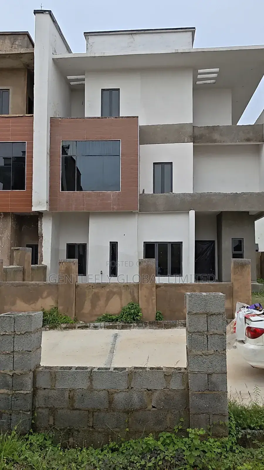 4bdrm Duplex in 5Th Avenue Estate for sale in Idu