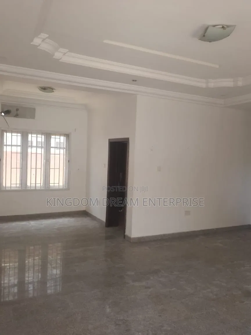 2bdrm Apartment in Lekki Phase 1 Lagos for rent in Lekki Phase 1