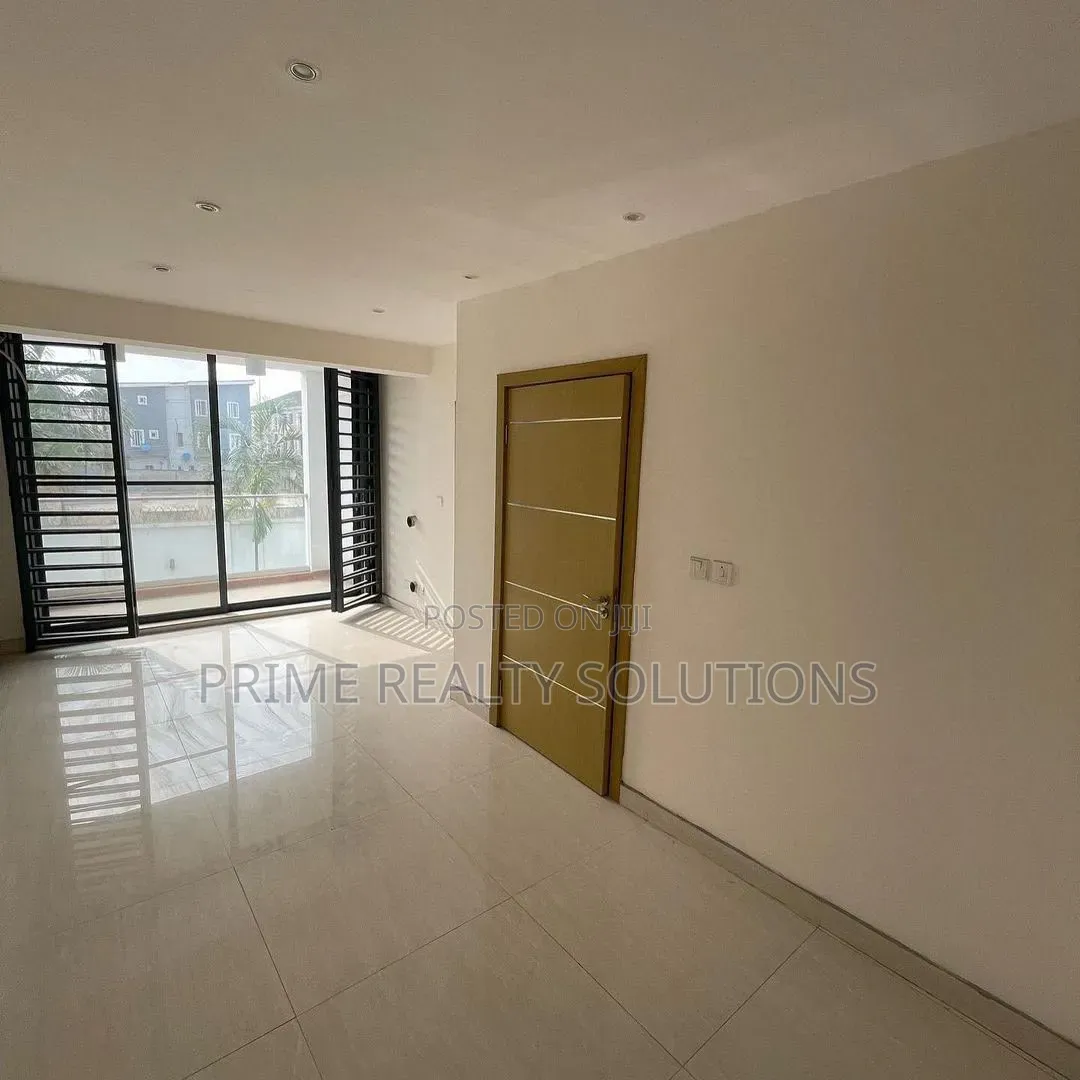 4bdrm Townhouse / Terrace in Chevron for rent in Chevron