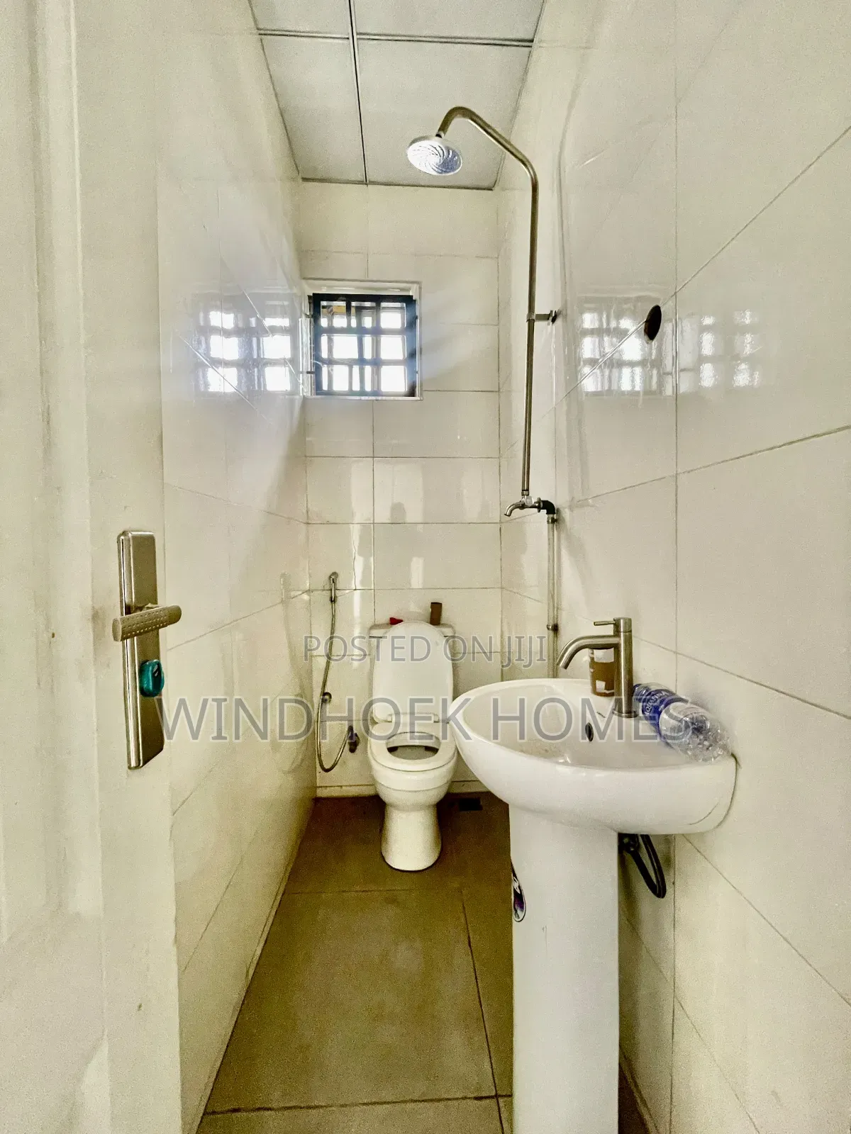 Office Space Measuring 110sqms on the 1st Floor With Two Toilets in Dape
