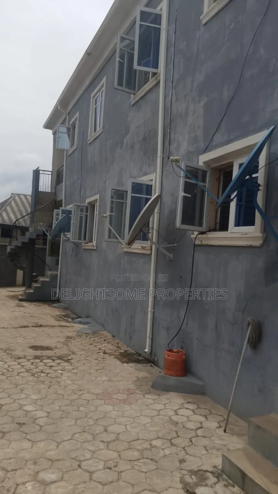 2bdrm Block of Flats in Ajimobi Estate, Idishin for sale in Idishin