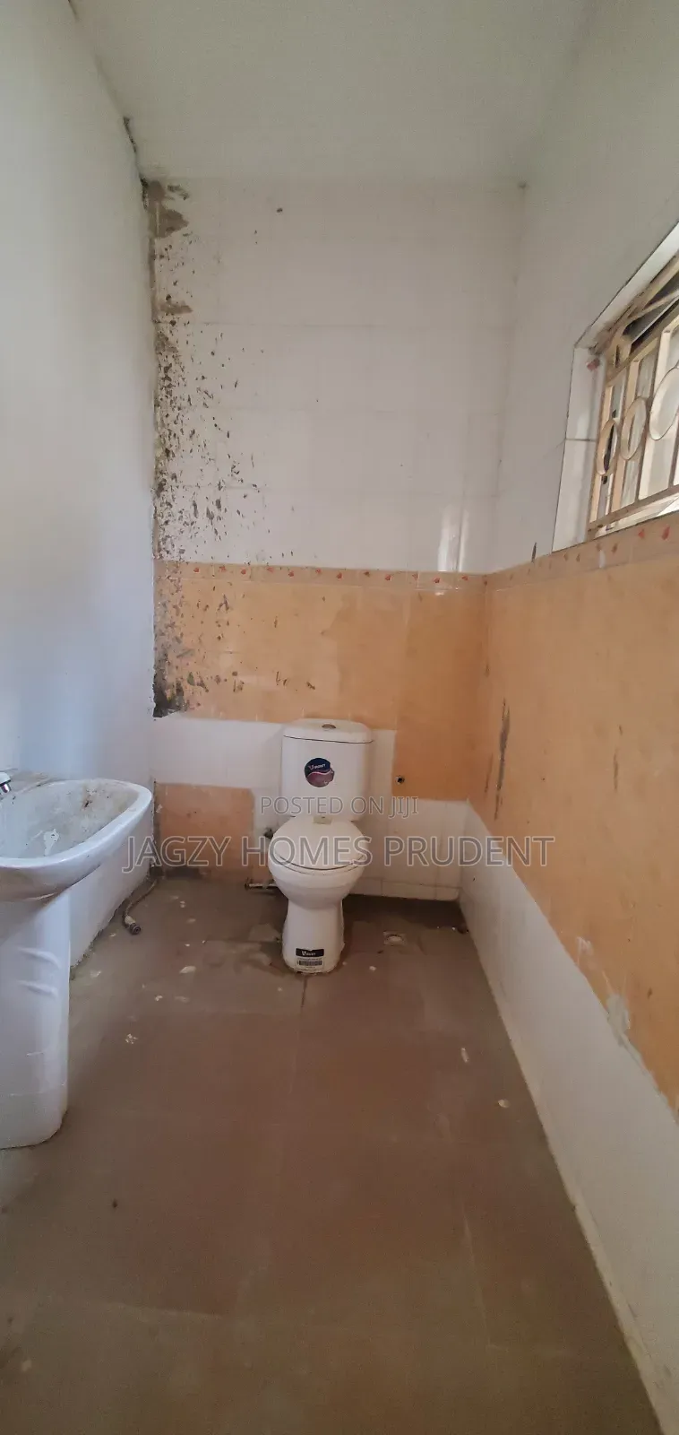 Available Shop Space for Rent in Lekki Phase 1