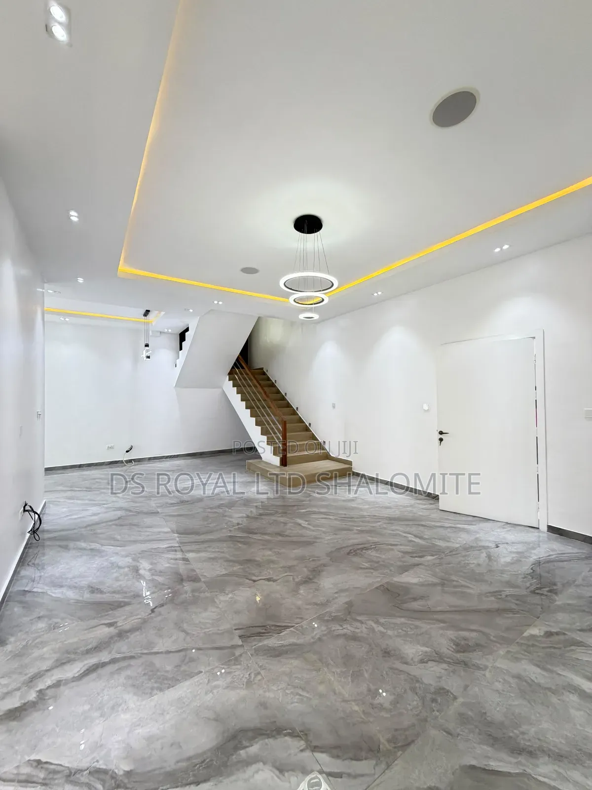 5bdrm Duplex in Osapa london for sale in Osapa london