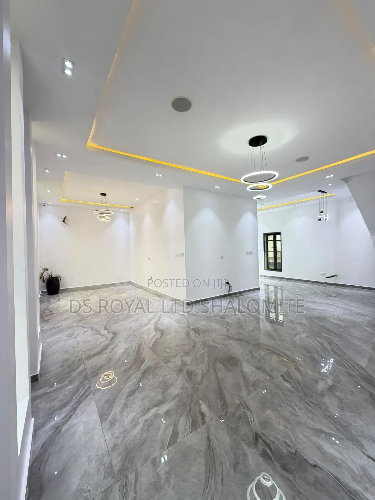 5bdrm Duplex in Osapa london for sale in Osapa london
