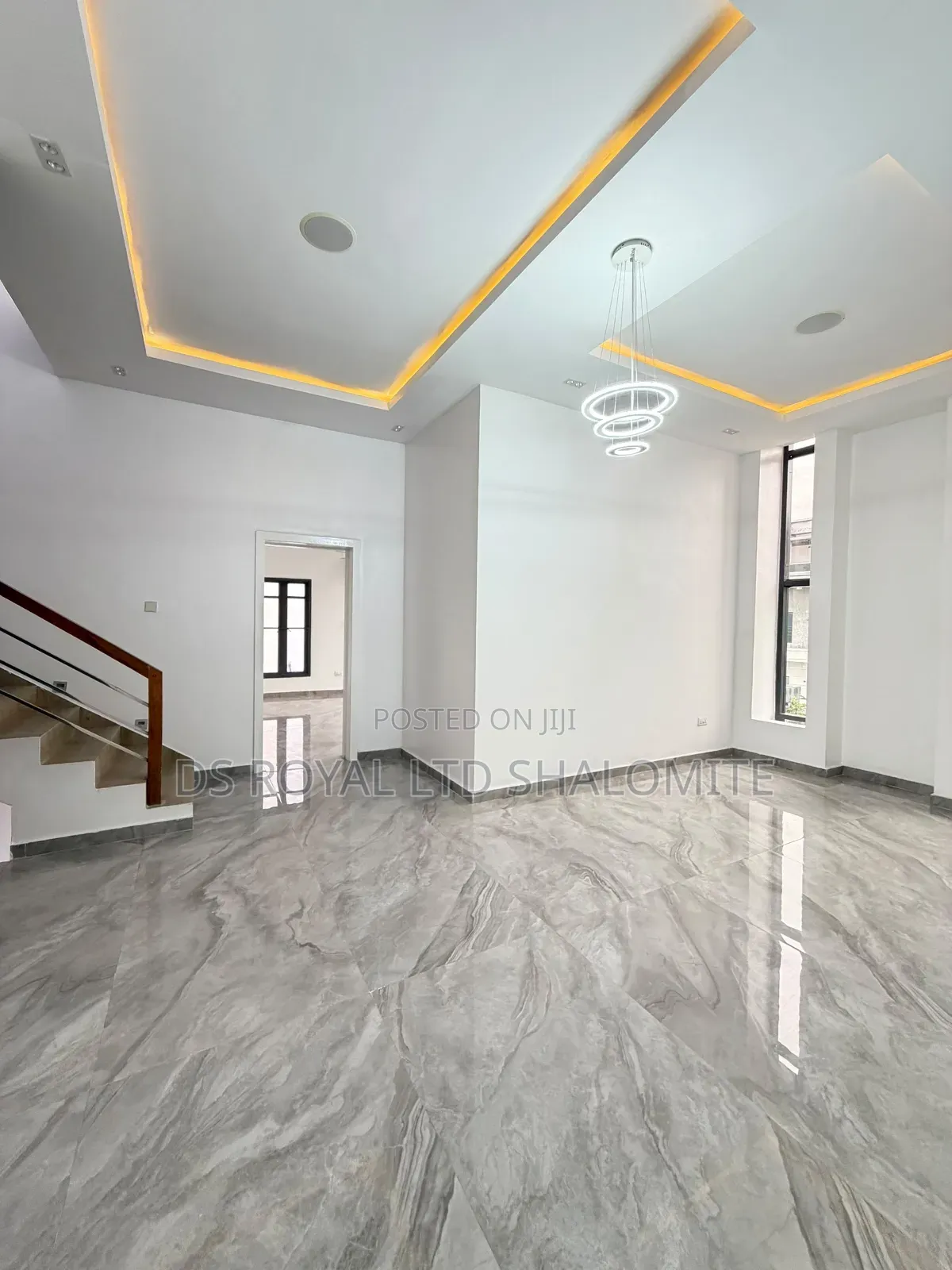 5bdrm Duplex in Osapa london for sale in Osapa london