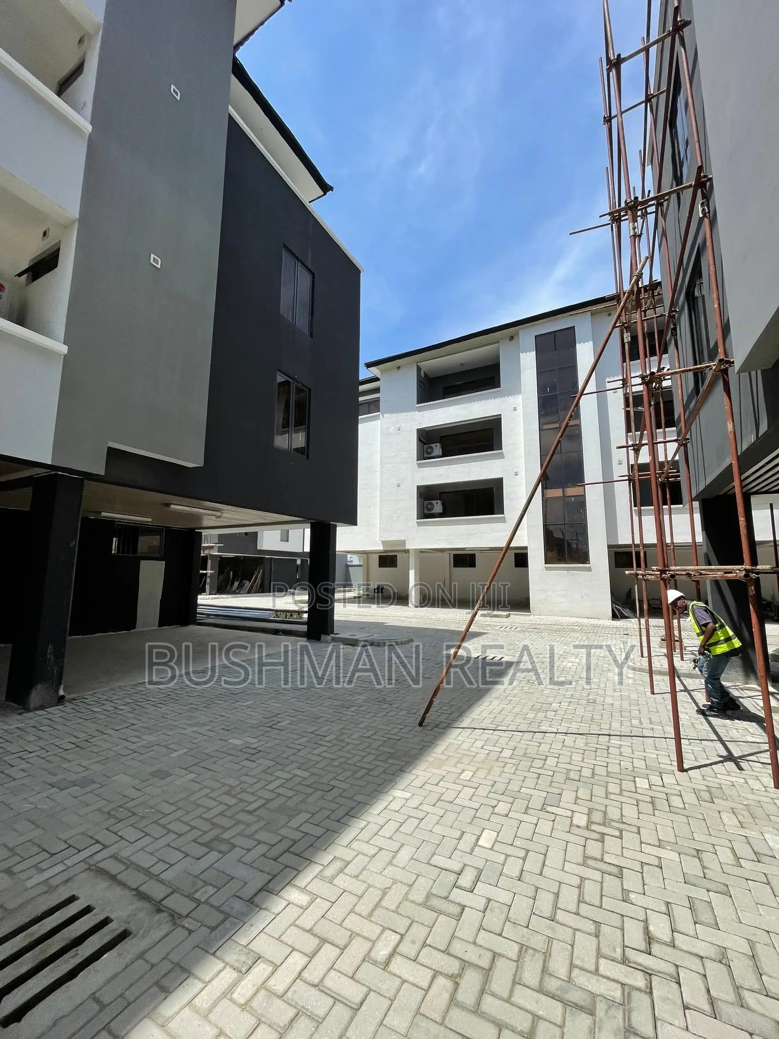 3bdrm Apartment in Lekki Phase 1 for rent in Lekki Phase 1